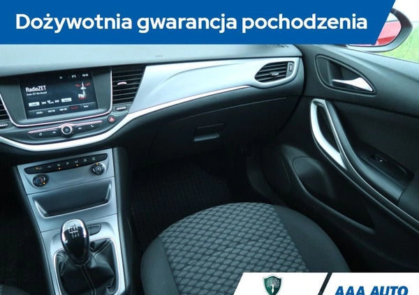 Opel Astra cena 38000 przebieg: 146660, rok produkcji 2017 z Lipsk małe 191